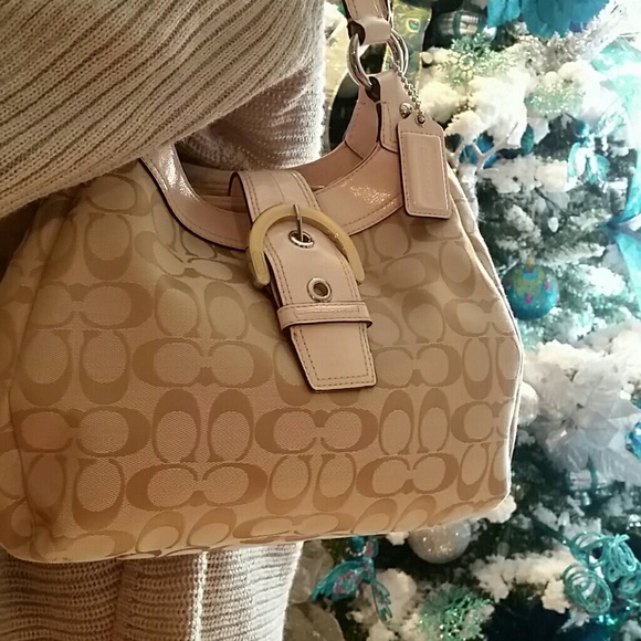 PRICE FIRM COACH SIGNATURE LYNN HOBO SHOULDER BAG. - Picture 6 of 8